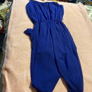selling this beautiful blue romper